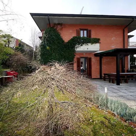 Parte Di Casa Nel Verde.