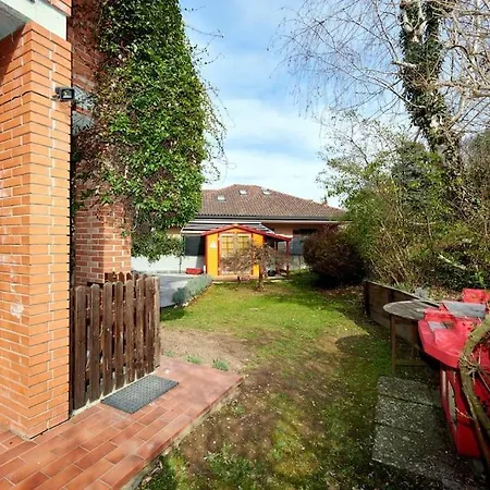 Parte Di Casa Nel Verde. Appartement *