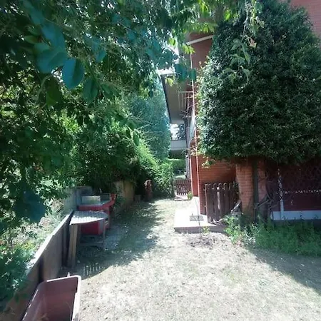 Appartement Parte Di Casa Nel Verde. *