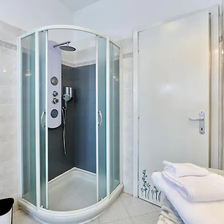 Parte Di Casa Nel Verde. Appartement *