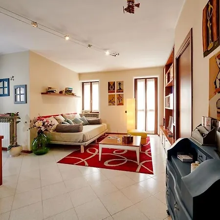 Parte Di Casa Nel Verde. *
