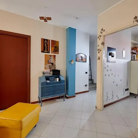Parte Di Casa Nel Verde. Borgo Ticino