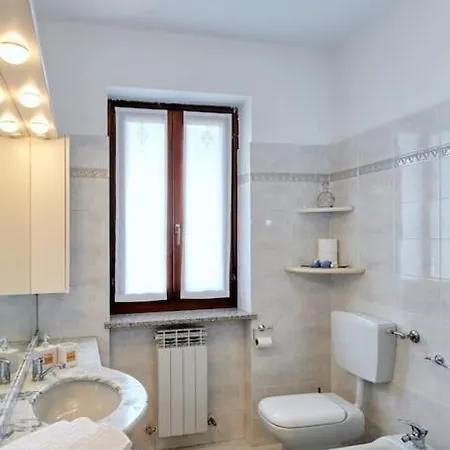 Parte Di Casa Nel Verde. アパート Borgo Ticino